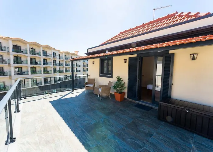 Flh Santa Cruz Triplex With Terrace